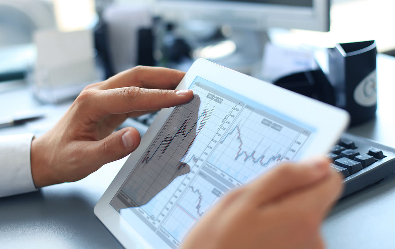 man using tenant screening services for background checks