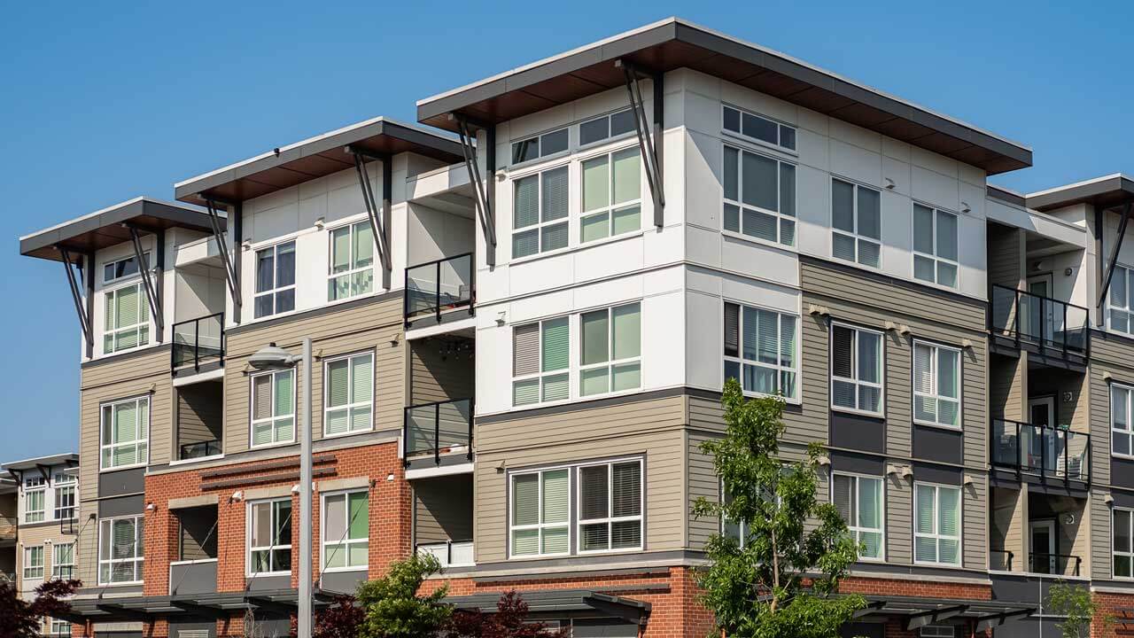 Market Intelligence: 2024 Budgeting SWOT Analysis